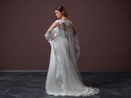 Doorzichtige cape met parels